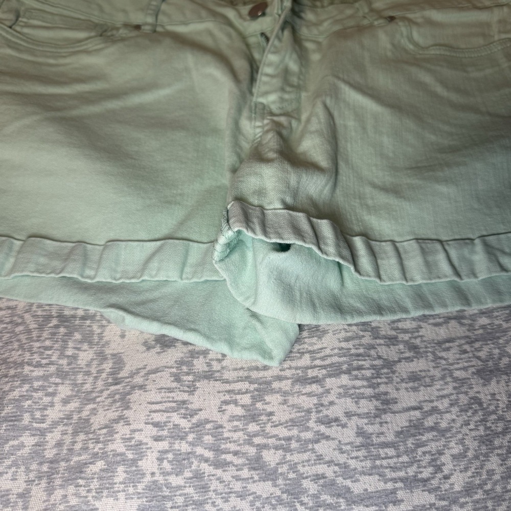 Express Jeans Light Green Mint Denim Shorts Women's 14 Cuffed Embroidered - Picture 3 of 6